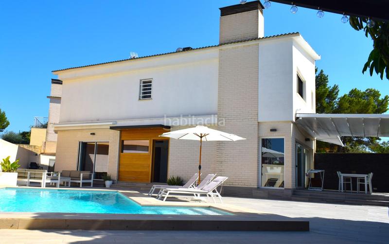 Foto a232f549-fc44-4c33-8286-10c318454e60. Casa aparellada amb calefacció aparcament piscina a Alfàs del Pi (l´)