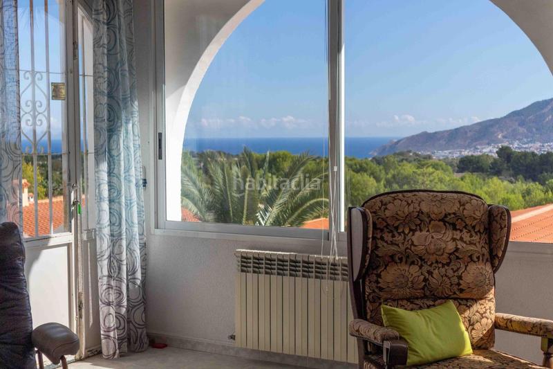 Foto 1f44577f-d210-41b2-8a48-65b14a05e51a. Chalet  con impresionantes vistas y 2 apartamentos independientes en Alfàs del Pi (l´)