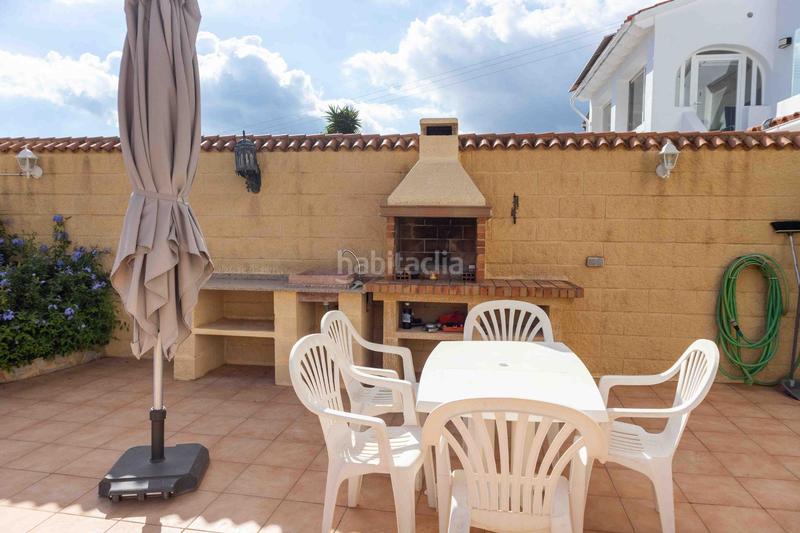 Foto a3623511-dfdd-4a21-bdb2-397036efb3c7. Chalet  con impresionantes vistas y 2 apartamentos independientes en Alfàs del Pi (l´)
