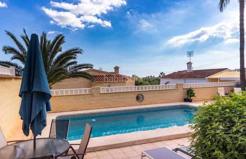 Foto bed8fa9a-df72-496d-ac58-63381ea63953. Chalet  con impresionantes vistas y 2 apartamentos independientes en Alfàs del Pi (l´)