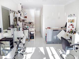 Umzug Geschäftsraum in L´Albir. Traspaso de salón de peluquería y salón de belleza en el centro