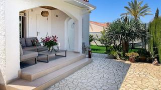 Chalet en L´Albir. Chalet reformado de 4 dormitorios en una planta, piscina, 500m2