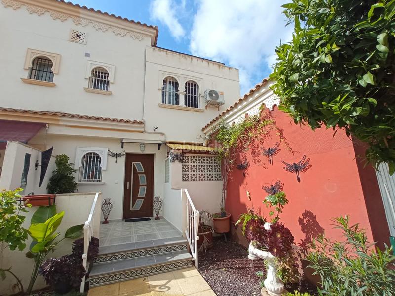 Foto 260d3dd8-c1cd-4d23-91f2-4d12d4f3a457. Maison jumelée avec parking dans Escandinavia-Cautivador Alfàs del Pi (l´)