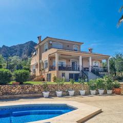 Rent Chalet in Polop. Finca de 4500m2 con villa de cuatro dormitorios grandes con vist