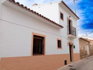 Mas à Altea Ciudad. Casa de cuatro habitaciones con orientación sur y vistas en el c
