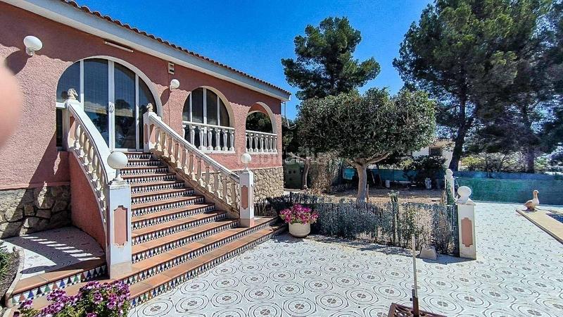 Foto 1b969358-5ea0-483f-ab20-f9b85fe8c50a. Xalet amb aparcament piscina a Coloma Nucia (la)