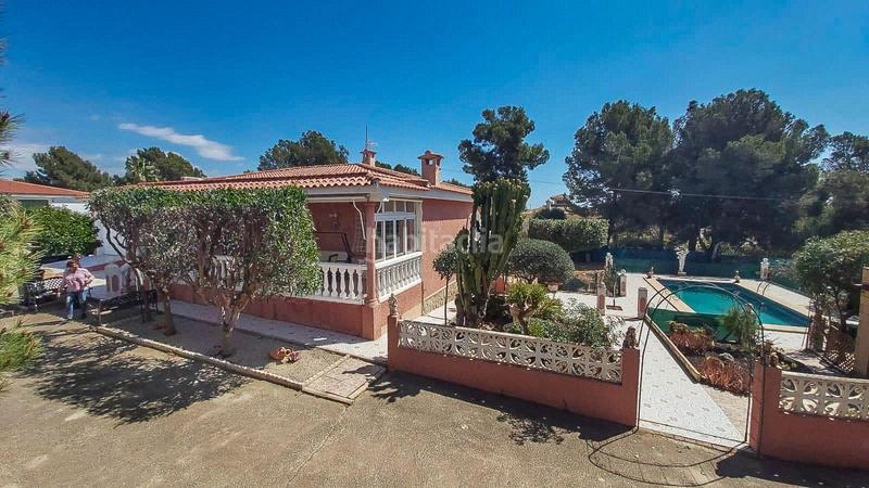 Foto 94c1a445-865d-4b7e-81ee-739f423b5d19. Xalet amb aparcament piscina a Coloma Nucia (la)