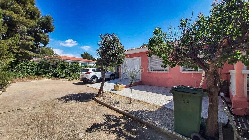 Foto d3db4e3d-0590-4fd8-8b26-17a03d64e34a. Xalet amb aparcament piscina a Coloma Nucia (la)