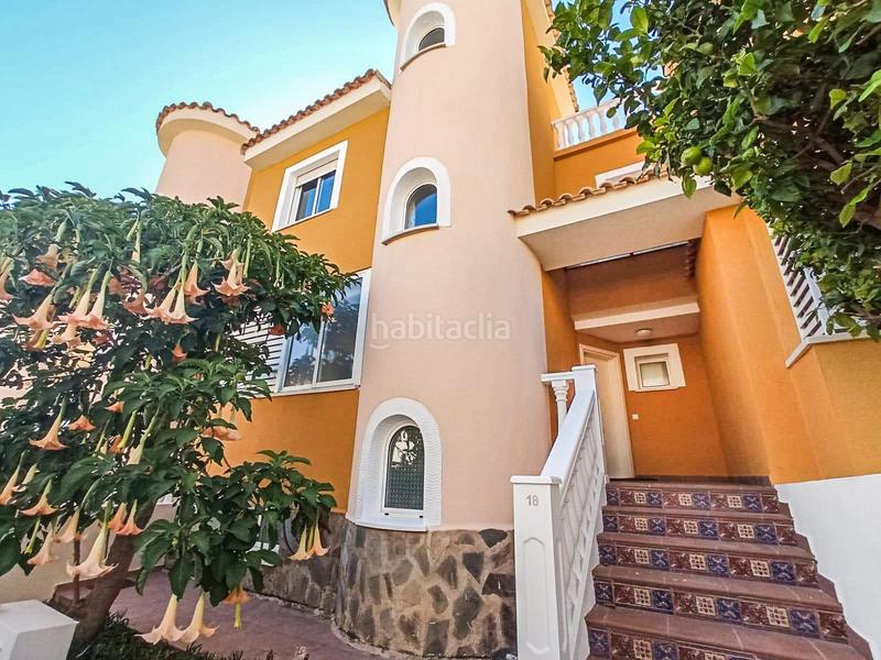 Foto 27b79d1d-c676-4c88-b033-a6f69670f13d. Casa adosada adosado de 3 dormitorios con garaje doble y piscina a 1km del centro de alfaz del pi en Nucia (la)
