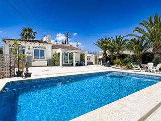 Xalet a El Tossal-Bello Horizonte. Exclusiva villa con apartamento para invitados, muy cerca de alt