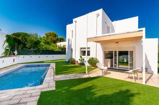 Chalet en L´Albir. Chalet independiente de 200m2 con 538m2 de parcela, cuatro dormi