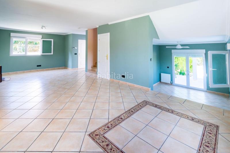Foto 174c937e-1d42-4c73-acbe-bc5bef794e1d. Chalet  independiente de 200m2 con 538m2 de parcela, cuatro dormitorios, garaje y piscina en zona tranquila del albir en Alfàs del Pi (l´)