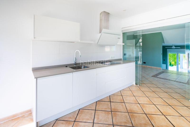 Foto 6037bd8d-790d-494d-b7b8-b2c4caaaa1ca. Chalet  independiente de 200m2 con 538m2 de parcela, cuatro dormitorios, garaje y piscina en zona tranquila del albir en Alfàs del Pi (l´)