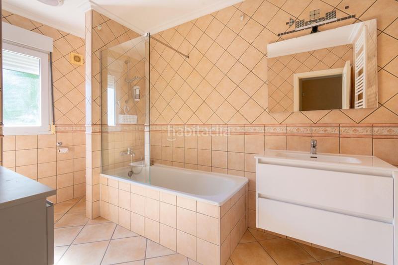 Foto 616956c2-7b11-427d-baac-1a0747f4edd6. Chalet  independiente de 200m2 con 538m2 de parcela, cuatro dormitorios, garaje y piscina en zona tranquila del albir en Alfàs del Pi (l´)