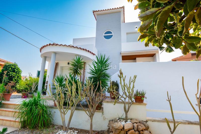 Foto 6d7f68cb-e022-43ad-9dc4-c108ce8beb15. Chalet  independiente de 200m2 con 538m2 de parcela, cuatro dormitorios, garaje y piscina en zona tranquila del albir en Alfàs del Pi (l´)