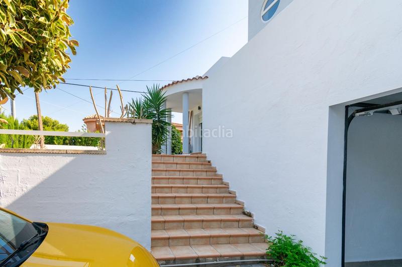 Foto b2591b6e-86f5-40d7-b9b7-e18463baf3d1. Chalet  independiente de 200m2 con 538m2 de parcela, cuatro dormitorios, garaje y piscina en zona tranquila del albir en Alfàs del Pi (l´)
