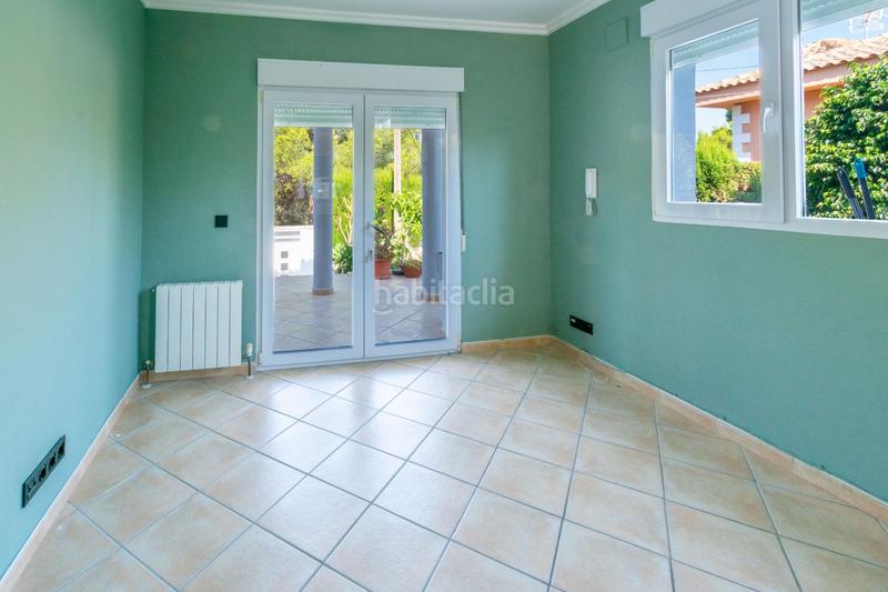 Foto c0d65f81-dc2e-45f7-ac7c-36d714693a35. Chalet  independiente de 200m2 con 538m2 de parcela, cuatro dormitorios, garaje y piscina en zona tranquila del albir en Alfàs del Pi (l´)