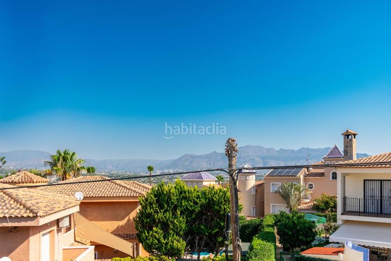 Foto ced5c91f-f736-4464-9514-25f7ce3840d9. Chalet  independiente de 200m2 con 538m2 de parcela, cuatro dormitorios, garaje y piscina en zona tranquila del albir en Alfàs del Pi (l´)