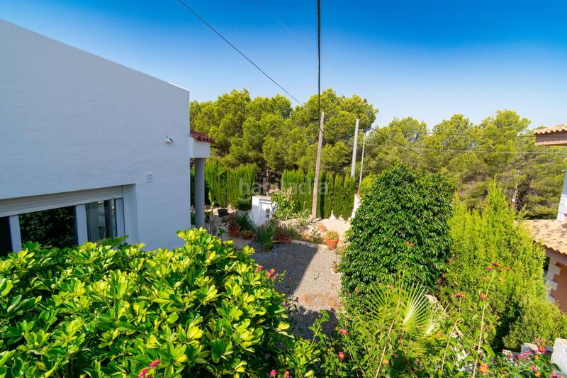 Foto cf5c1794-d77a-4054-abf7-0aac076d742b. Chalet  independiente de 200m2 con 538m2 de parcela, cuatro dormitorios, garaje y piscina en zona tranquila del albir en Alfàs del Pi (l´)