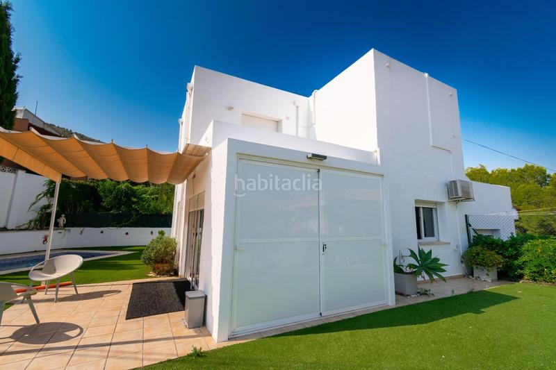 Foto e1a4625f-7f15-422c-a267-90cc7b6f029d. Chalet  independiente de 200m2 con 538m2 de parcela, cuatro dormitorios, garaje y piscina en zona tranquila del albir en Alfàs del Pi (l´)
