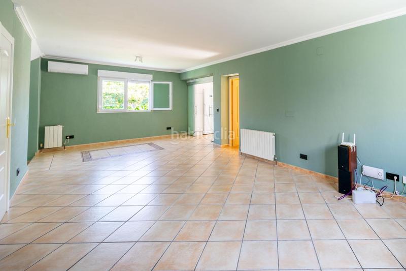 Foto f5159679-8dbf-4ca4-b9ec-75788b679861. Chalet  independiente de 200m2 con 538m2 de parcela, cuatro dormitorios, garaje y piscina en zona tranquila del albir en Alfàs del Pi (l´)