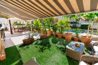 Planta baixa a L´Albir. Amplio apartamento de 2 dormitorios y gran terraza con piscina c