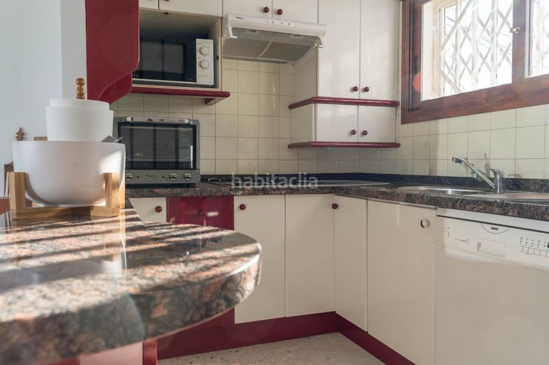 Foto 0a1561ba-90fb-4c3b-a651-4c34c9d34377. Casa aparellada amb aparcament piscina a L´Albir Alfàs del Pi (l´)