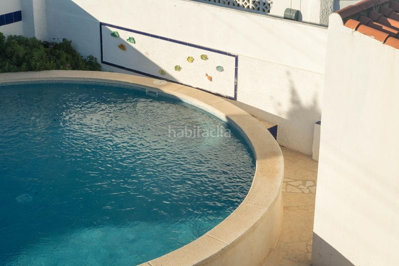 Foto 2803cb9f-e667-43aa-911e-3ae63b777294. Casa aparellada amb aparcament piscina a L´Albir Alfàs del Pi (l´)