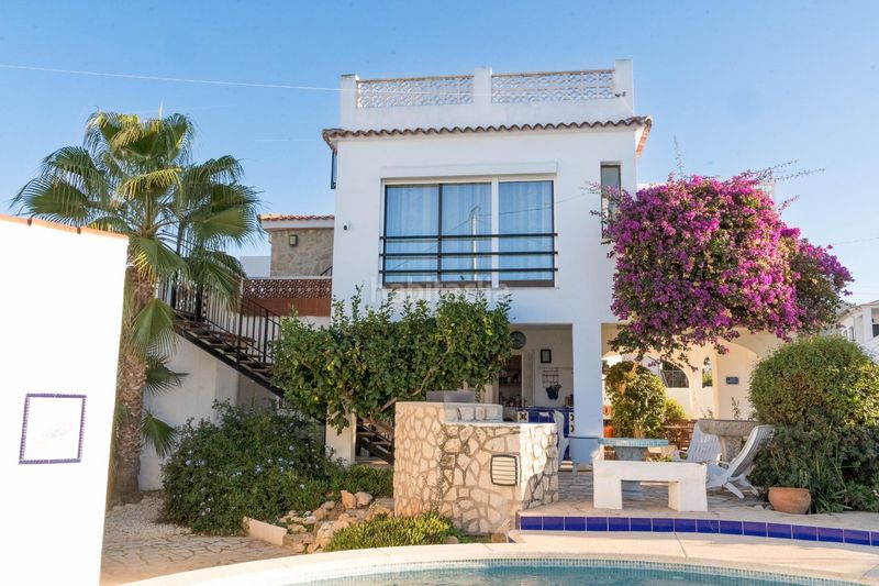 Foto b8db77ad-d0a4-4483-9bdc-56390b1b5dd6. Casa aparellada amb aparcament piscina a L´Albir Alfàs del Pi (l´)