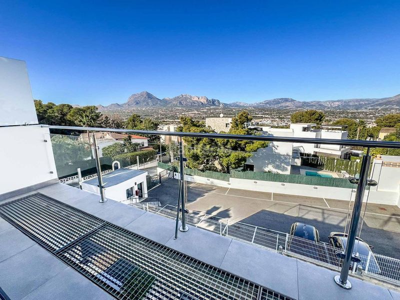 Foto 47a7f92a-1e19-4118-8d0c-0bbe4b0a6dfa. Casa adossada amb calefacció aparcament piscina a Alfàs del Pi (l´)