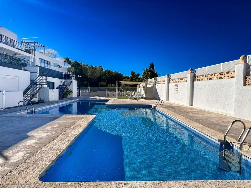 Foto 837fdefc-fb46-4672-8616-22ded1d1f42c. Casa adossada amb calefacció aparcament piscina a Alfàs del Pi (l´)