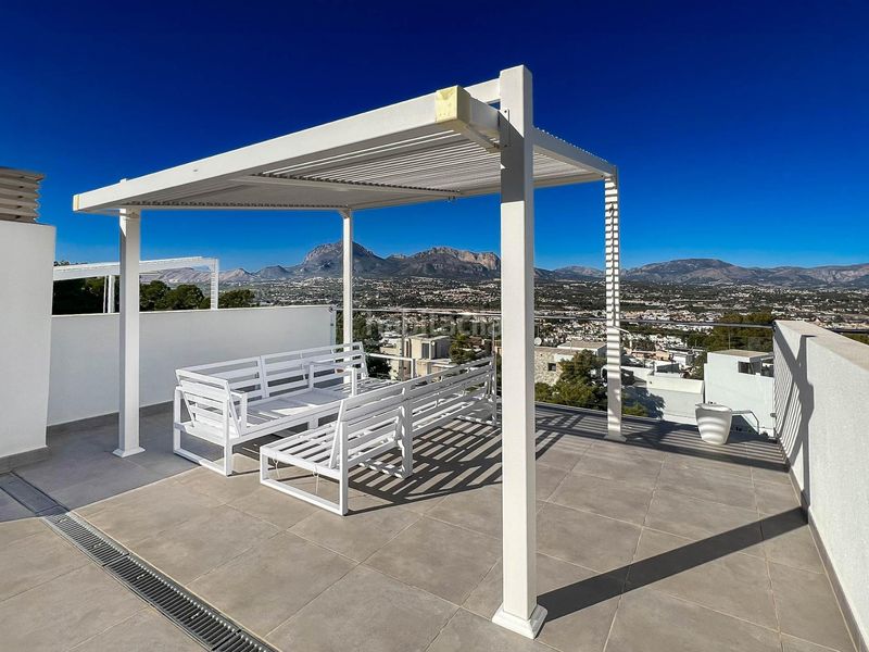 Foto e11e36b2-10e2-4f1d-ba5f-34c06bac7a8c. Casa adossada amb calefacció aparcament piscina a Alfàs del Pi (l´)