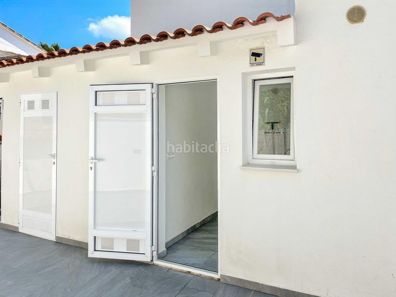 Foto ec65664e-31c9-4ba1-9bba-b7b5e2c550b3. Casa aparellada amb calefacció aparcament piscina a Alfàs del Pi (l´)