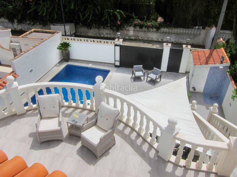 Foto f9b0e1e7-e7f9-470a-af1c-75f4ec28095b. Casa aparellada amb calefacció aparcament piscina a Alfàs del Pi (l´)