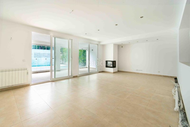 Foto 13f99ffe-f791-498f-aeff-6cfafd012bd5. Casa aparellada amb calefacció aparcament piscina a Alfàs del Pi (l´)
