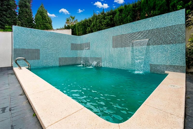 Foto 3da4f9d3-12e7-4a0b-a648-38d49fe908f9. Casa aparellada amb calefacció aparcament piscina a Alfàs del Pi (l´)