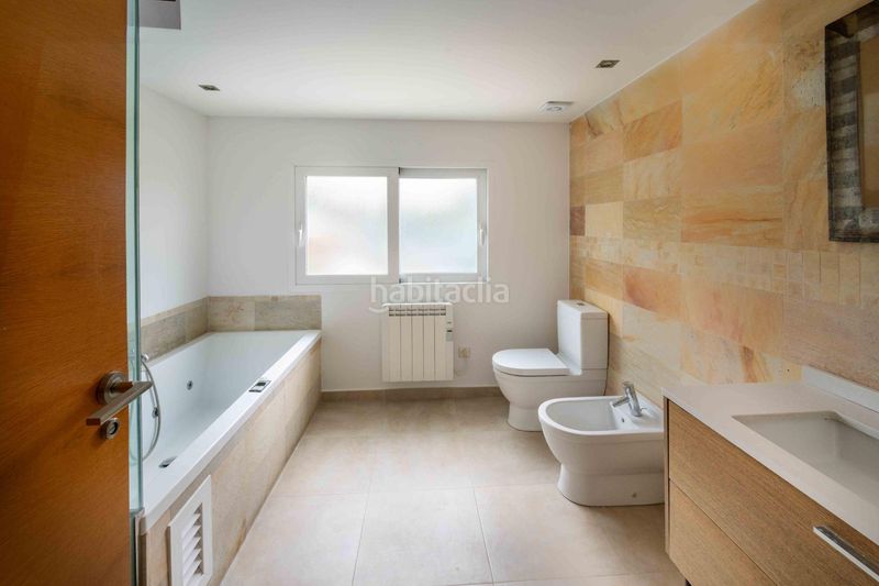 Foto 9ed27e8d-8998-491d-afd8-ace1373d2f48. Casa aparellada amb calefacció aparcament piscina a Alfàs del Pi (l´)