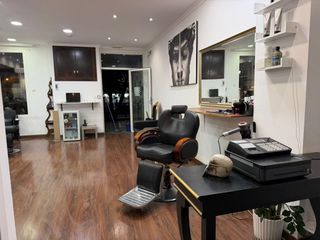 Umzug Geschäftsraum in Altea Ciudad. Traspaso barbería en centro de altea, cerca de todos los servici