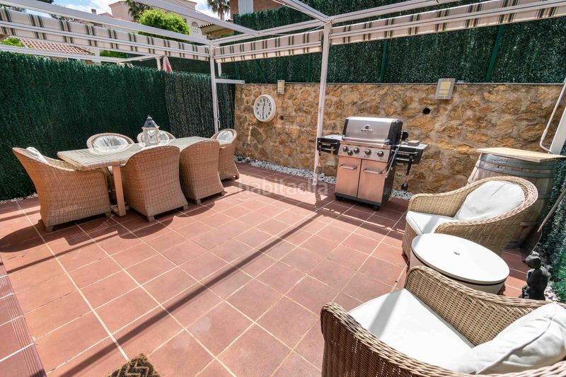 Foto 90e4476b-f58e-4dc9-a3b8-e738408cf0d3. Casa adossada amb calefacció aparcament piscina a Alfàs del Pi (l´)
