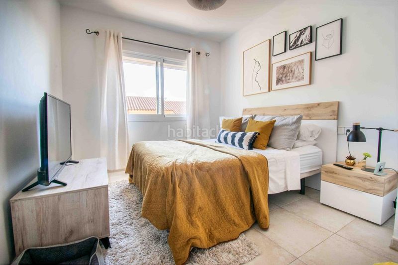 Foto 753d3f35-1148-4d23-b579-ea6a34e1c984. Casa aparellada amb calefacció aparcament piscina a Alfàs del Pi (l´)