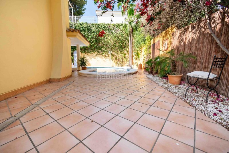 Foto 7b5159ee-c2e1-400e-9e62-e6d6dcc47f37. Casa aparellada amb calefacció aparcament piscina a Alfàs del Pi (l´)