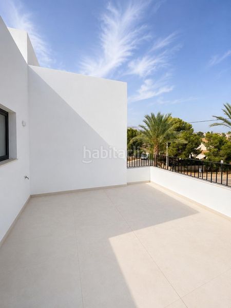 Foto daeea118-32d3-4c47-82f6-8505dbc11530. Casa aparellada amb calefacció aparcament piscina a Alfàs del Pi (l´)