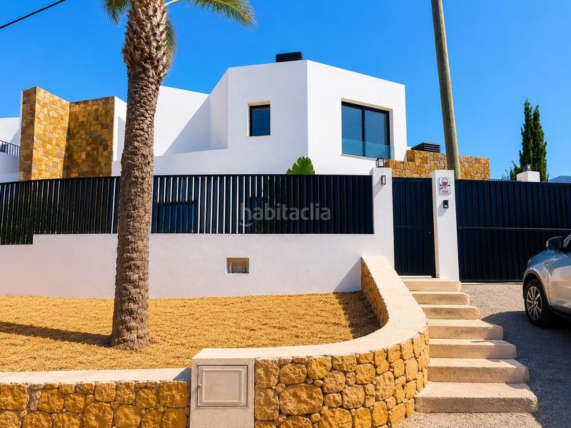 Foto dc9ecc61-4f07-4c87-8d51-80cc959c198c. Casa aparellada amb calefacció aparcament piscina a Alfàs del Pi (l´)
