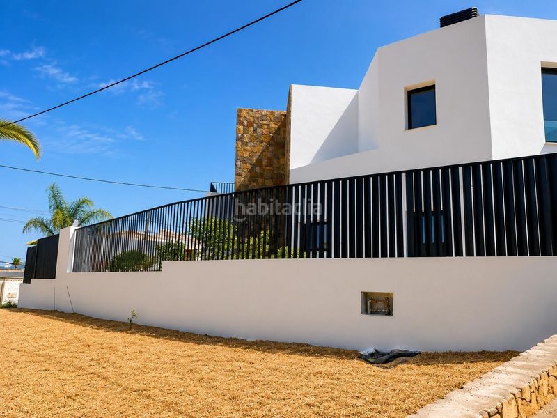 Foto ecf05f23-b17d-46d3-a75d-1ba1efa7fcfb. Casa aparellada amb calefacció aparcament piscina a Alfàs del Pi (l´)