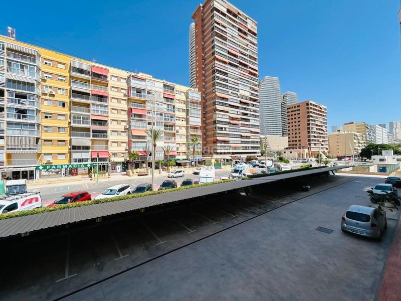 Foto 23f1942b-9ce7-458f-af23-c1bab0399ca5. Apartament amb aparcament a Playa Poniente Benidorm