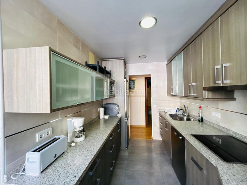Foto 404621e2-9d8b-4a3f-ac55-7585813ec8c9. Apartament amb aparcament a Playa Poniente Benidorm