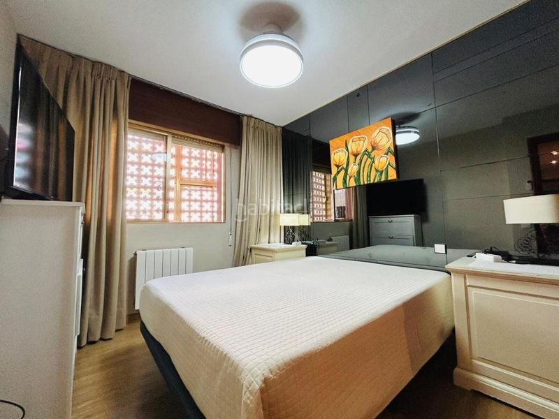 Foto a9a6c0cd-8d59-45ce-b407-08ac71af2b9e. Apartament amb aparcament a Playa Poniente Benidorm