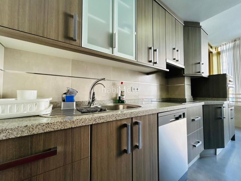 Foto b8a700a3-af9d-4c5c-99b5-e26402c17985. Apartament amb aparcament a Playa Poniente Benidorm