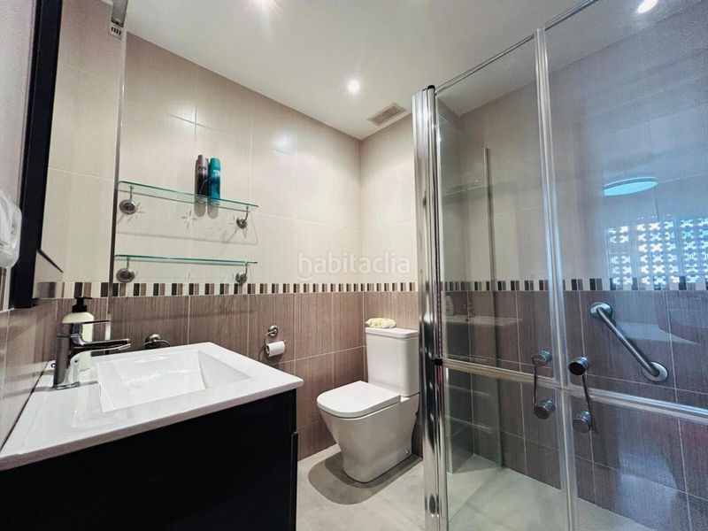Foto c56278d9-7c93-40e5-b04f-34ced50eae58. Apartament amb aparcament a Playa Poniente Benidorm