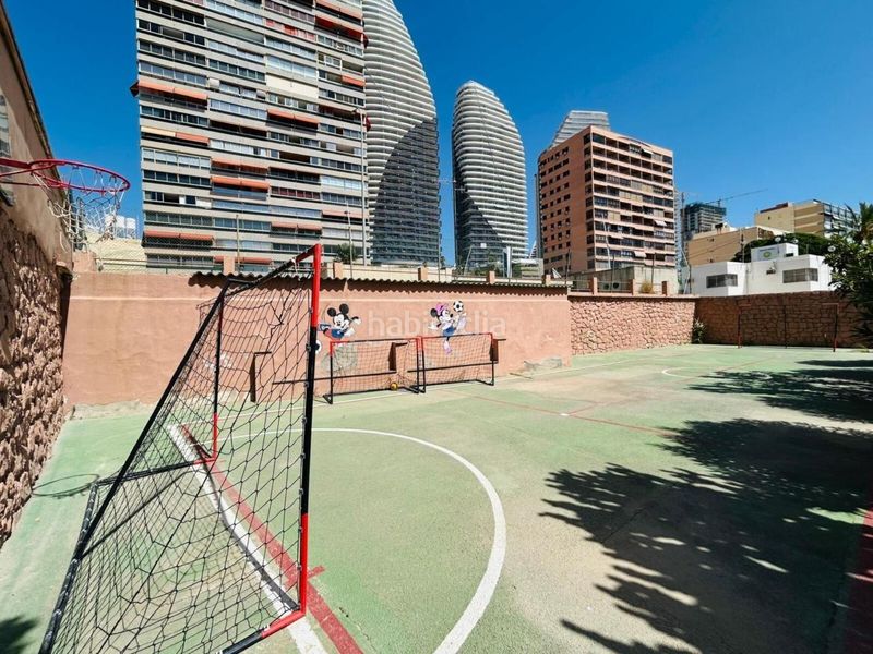Foto f5d2e1dd-a7d7-4b06-a0fb-76349f1347b3. Apartament amb aparcament a Playa Poniente Benidorm